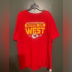 Adult‎ Unisex 2X  Rollin With Mahomes Kansas City Cheifs Red Tshirt